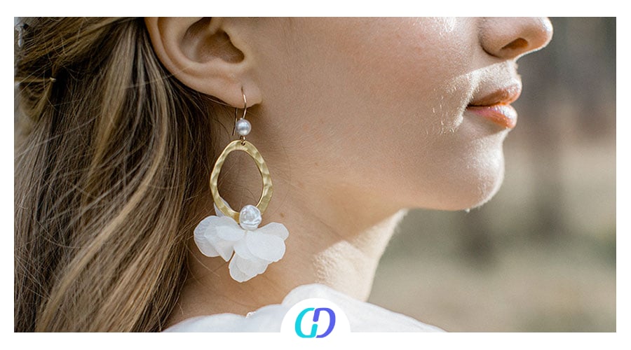 خرید گوشواره طلا حلقهای با طرح گل برای روز مادر